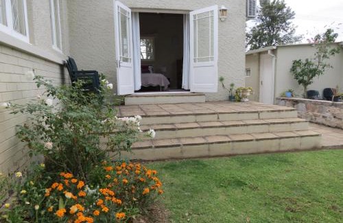 Grahamstown House | Discover AppleBee Guest Cottages: 4-Star Oceanfront Retreat