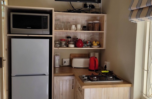 Grahamstown Hotel | Welcome to AppleBee Guest Cottages: Rated 9.8, Family-Friendly