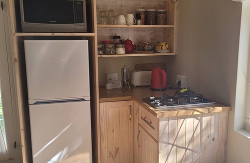 Grahamstown Hotel | Welcome to AppleBee Guest Cottages: Rated 9.8, Family-Friendly