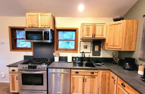Kohls Ranch Cabin | Experience Applecross Chalet: Hike, Fish & Relax in a Hot Tub