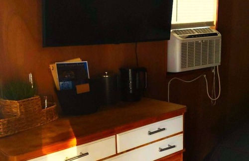 Cave Junction Cabin | Guest Rated: Applegate Cabin 2 with Ocean View & Kitchen