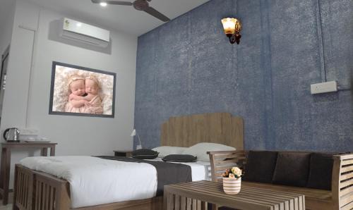 Irinjalakuda Bed & Breakfast | AppleLand City Athirapilly