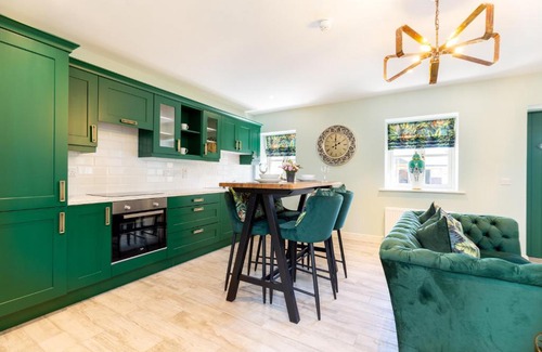 Navan Apartment | Family-Friendly Stay at Apples Jade Apartment, Rated 10/10