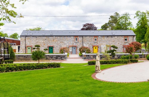 Navan Apartment | Family-Friendly Stay at Apples Jade Apartment, Rated 10/10