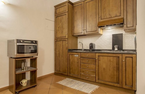 Rione XVI Ludovisi Apartment | Experience La Dolce Vita: Elegant Apartment with Kitchen