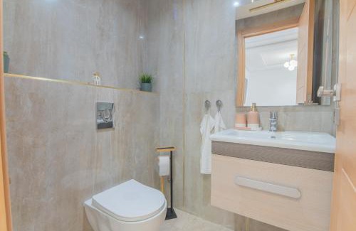 Haut Founty Apartment | Apprt moderne avec Balcon- Haut founty, à 5min de la plage, Sefl CheckIn, Fiber Optic