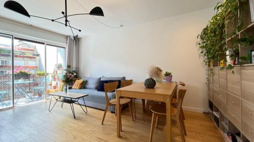 Necker Apartment | Elegant 2-Bedroom Apartment with Eiffel Tower Views
