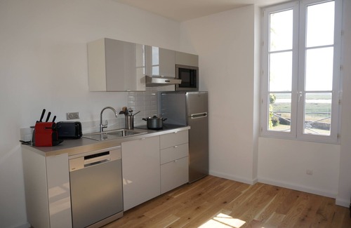 Portbail Apartment | Cozy 3-Person Apartment with Ocean View in Portbail
