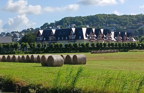 Blonville-sur-Mer Apartment | APPT. 4 Pers. Near DEAUVILLE - BEACH AND NATURE