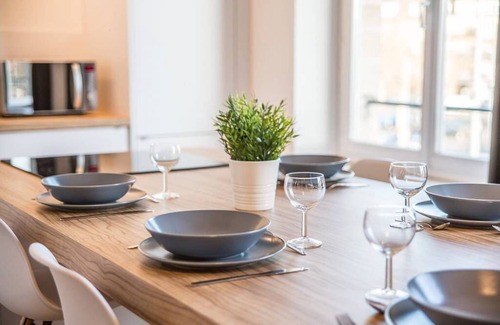 Saint-Jean Apartment | Upscale Marina View Apartment in Heart of the City