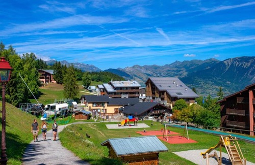 Doucy-Combelouviere Apartment | Cozy Apartment with Balcony in Doucy-Valmorel