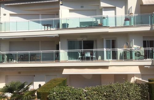 Platja d'Aro Apartment | Prime APPT COSTA BRAVA PLAYA D'ARO: Steps to Beach & Pool