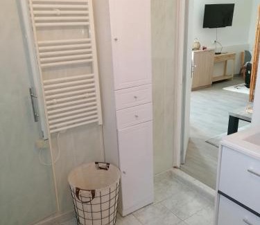 Rouvroy Apartment | Cozy Appt l'orientale with Terrace - Family Friendly Stay
