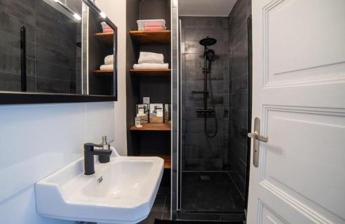 Les Bartins-Jeanne d'Arc-Beausejour Apartment | Bright F3 Apartment in a Peaceful Neighborhood - Rated 9.7