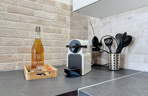 Quartier Saint-Clement - Jardin des Plantes Apartment | Convenient Appt Neuf Jardin with Free Parking near Metro