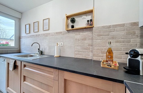 Quartier Saint-Clement - Jardin des Plantes Apartment | Convenient Appt Neuf Jardin with Free Parking near Metro