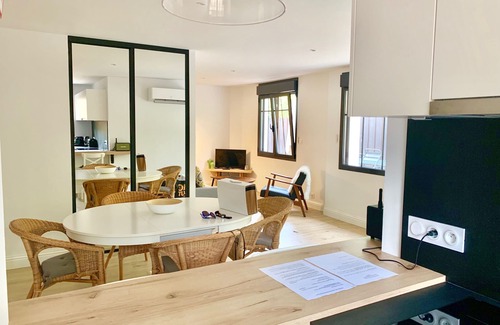 Pyla-sur-Mer Apartment | Ideal 2-Bedroom Villa with Ocean View, Steps to the Beach