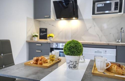 Rognac Apartment | Family-Friendly Apartment for 6 in Rognac - Book Now!