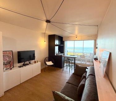 Palavas-les-Flots Apartment | Oceanfront Studio Palavas Rive Droite for 4 People