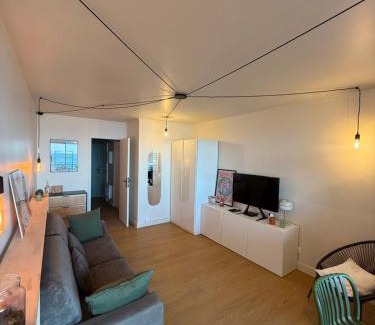 Palavas-les-Flots Apartment | Oceanfront Studio Palavas Rive Droite for 4 People