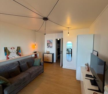Palavas-les-Flots Apartment | Oceanfront Studio Palavas Rive Droite for 4 People