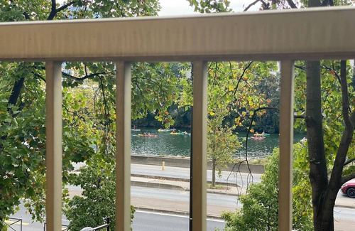 Issy-les-Moulineaux Apartment | Scenic River View Apartment Near Eiffel Tower & Roland-Garros
