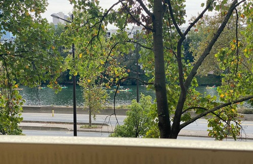 Issy-les-Moulineaux Apartment | Scenic River View Apartment Near Eiffel Tower & Roland-Garros