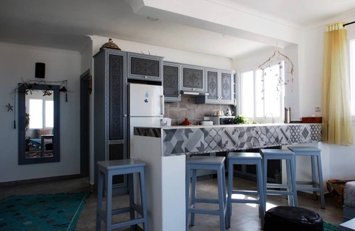 Tamrhakht Bed & Breakfast | Inviting APPT Sunny Facing Atlantic with Oceanfront Amenities
