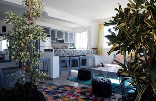Tamrhakht Bed & Breakfast | Inviting APPT Sunny Facing Atlantic with Oceanfront Amenities
