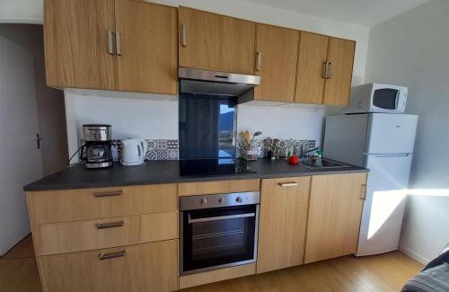 Les Angles Apartment | Inviting Appt T2 & Cabine with Scenic Views and WIFI