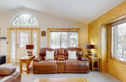South Fork House | Relax at Après at Apache: Pet-Friendly with Hot Tub Access