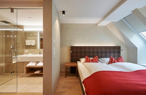 Stueben Hotel | Experience Après Post Hotel: Spa, Pool & Pet Friendly Retreat