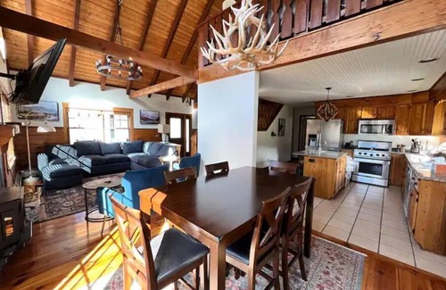 Slaty Fork House | Experience Après Ski Cabin: A Mountain Retreat with Spa