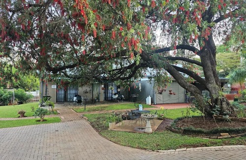 Makhado Apartment | Exceptional Apricity Inn: Family-Friendly Stay with Breakfast