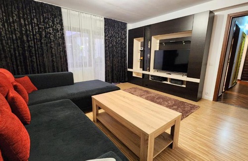 Otopeni Apartment | Family-Friendly Retreat at Apricot Blossom Otopeni