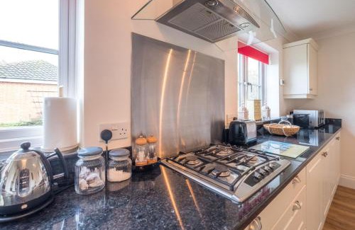 Aldeburgh House | Discover April Cottage: 4-Star Pet-Friendly Retreat