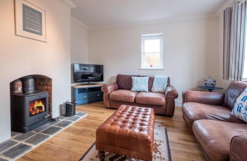 Aldeburgh House | Discover April Cottage: 4-Star Pet-Friendly Retreat