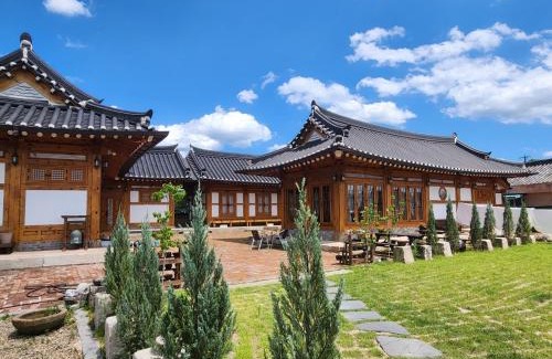 Gyeongju House | Child-Friendly Ipsaedal Semenal: Rated 9/10 by Guests
