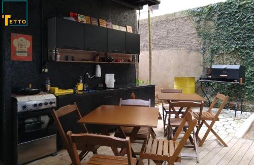 Castelo Branco House | Stylish Mini Aps em Container at Meia Praia - Tetto 148