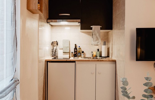 Valenciennes Apartment | Apt 101 - Studio-Ensuite with Shower