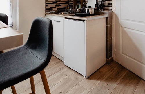 Valenciennes Apartment | Apt 102-Apartment-Ensuite with Shower