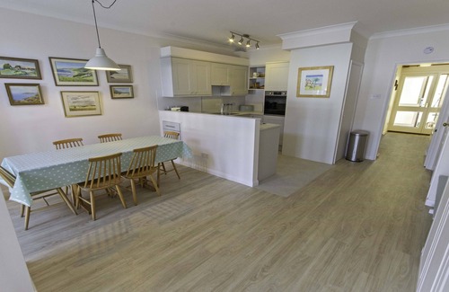 Putsborough Apartment | Seaview Apartment with Indoor Pool & Oceanfront Views