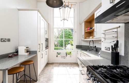 York Apartment | Bright York Apartment – Family-Friendly with Perfect Reviews