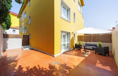 Perillo Apartment | Family-Friendly 2-Bedroom Apartment in Rueiro 17 - Bass B