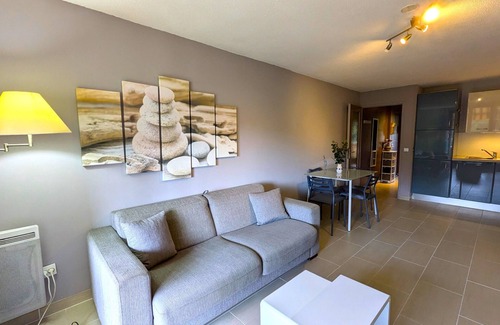 Saint-Aygulf Apartment | Guest Rated 10/10: Family-Friendly Apartment Near the Sea
