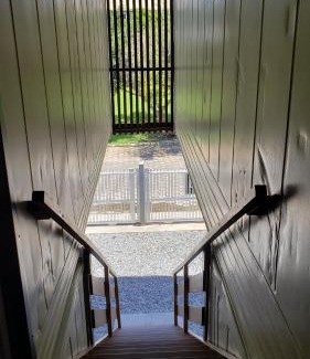 Enseada Apartment | Ocean View Container House: Family-Friendly & Close to Beaches