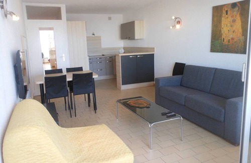 Marseillan Plage Apartment | Oceanview 2-Room Apartment with Loggia - Perfect for Families