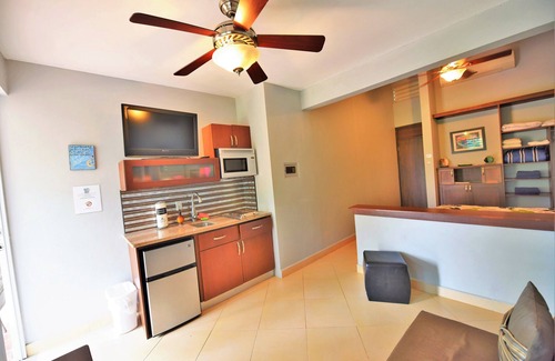 Aguadilla Apartment | Relaxing Retreat with Pool and Spa, Near PR #2
