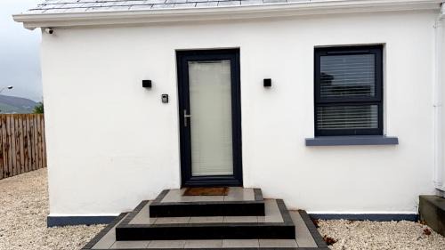 Buncrana Apartment | Pet-Friendly Retreat at Apt 3, Lisvarna House - Rated 9.3