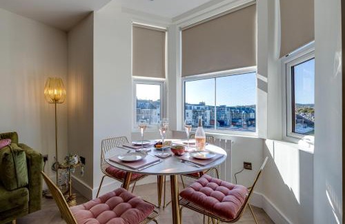 Scarborough Apartment | Oceanfront Retreat at Apt 3 North Marine Villa